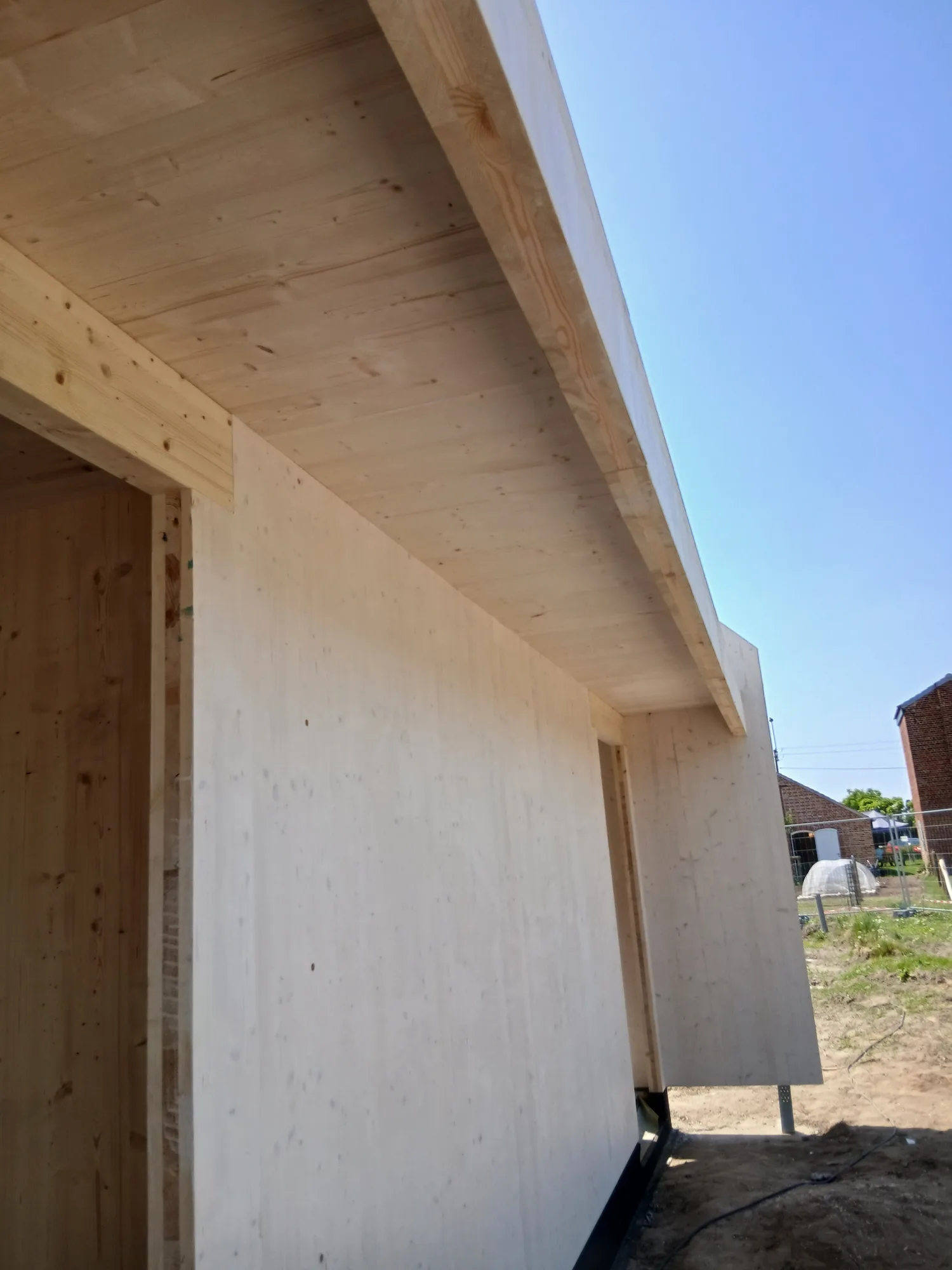 Sous-face de toiture en bois massif apparente