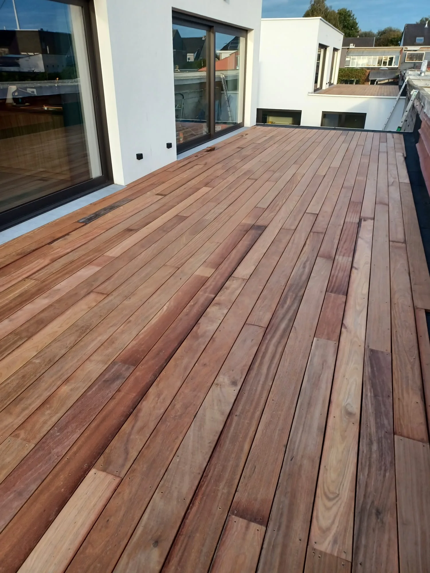 Terrasse en lames de bois exotique